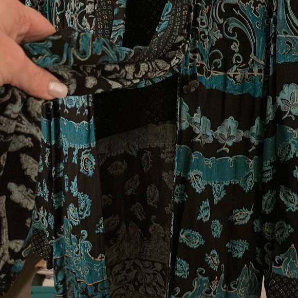 Carole Little - size 4 - Runs Big- long jacket - Picture 4 of 8